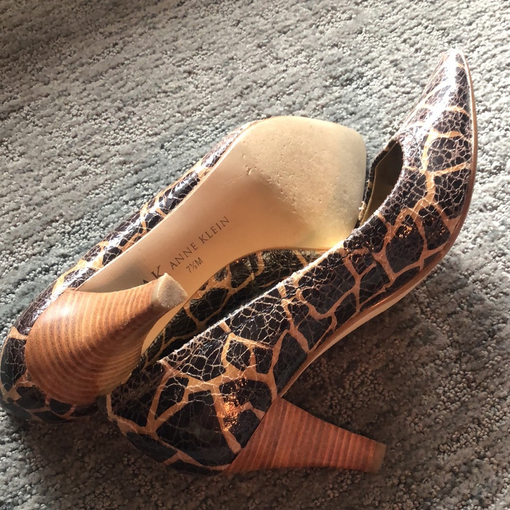 Shoes 👠 • Fun! - Picture 2 of 5